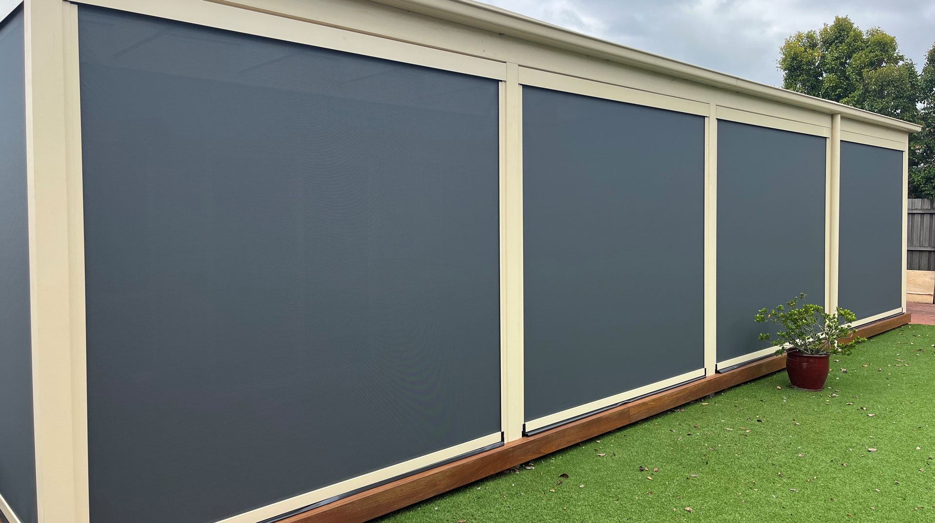 Just Outdoor Blinds Xtrack